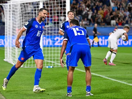 Dávid Hancko oslavuje gól v zápase Slovensko - Nemecko v kvalifikácii MS vo futbale 2026. 