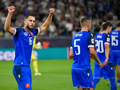 Dávid Hancko oslavuje gól v zápase Slovensko - Nemecko v kvalifikácii MS vo futbale 2026. 