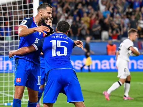 Dávid Hancko oslavuje gól v zápase Slovensko - Nemecko v kvalifikácii MS vo futbale 2026. 