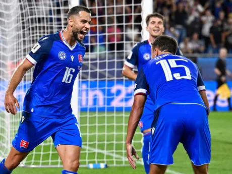 Dávid Hancko oslavuje gól v zápase Slovensko - Nemecko v kvalifikácii MS vo futbale 2026. 