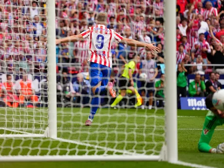 Alexander Sorloth oslavuje gól do siete Realu Madrid.