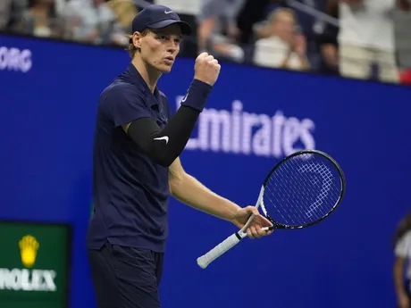 Jannik Sinner počas semifinále na US Open 2025.