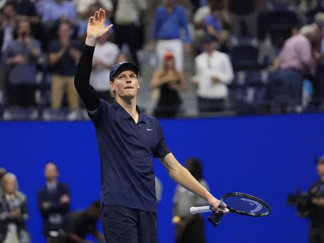 Jannik Sinner počas semifinále na US Open 2025.