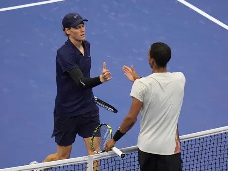 Jannik Sinner počas semifinále na US Open 2025.