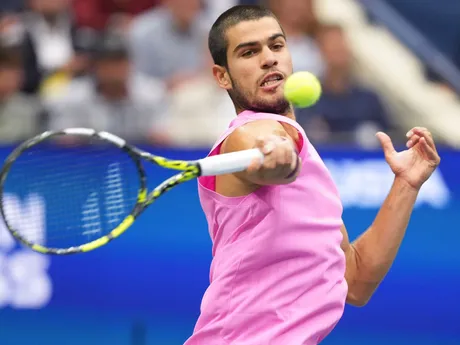 Carlos Alcaraz počas finále dvojhry na US Open 2025.

