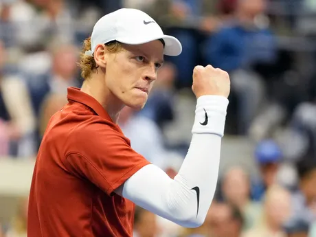 Jannik Sinner počas finále dvojhry na US Open 2025.