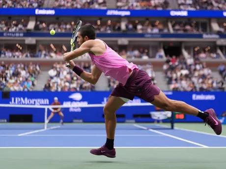 Carlos Alcaraz počas finále dvojhry na US Open 2025.