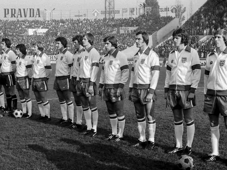 Mužstvo Anglicka v zápase kvalifikácie ME 1976 Československo - Anglicko (2:1) 30. októbra 1975 v Bratislave.
