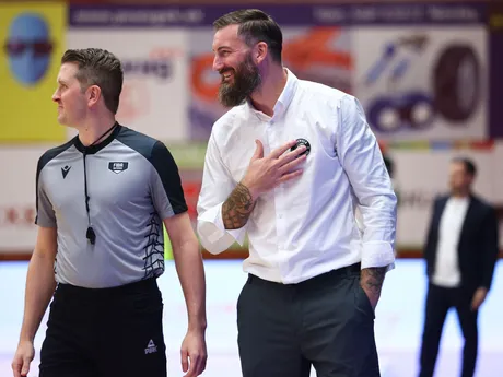 Hlavný tréner BC Prievidza Gareth Murray počas zápasu D-skupiny Európskeho pohára FIBA BC Prievidza - Keravnos BC.