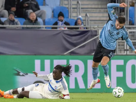 Útočník Slovana Bratislava Mykola Kucharevič v zápase proti Štrasburgu. 