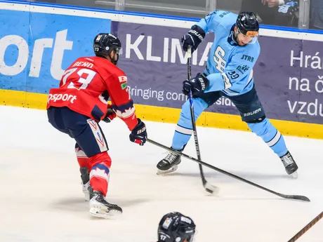 Michal Beňo (Zvolen) a Samuel Takáč (Slovan) počas 15. kola Tipsport ligy.