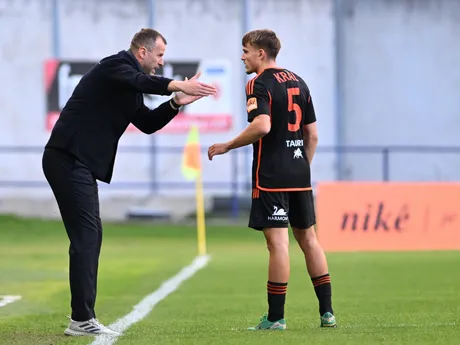 Tréner Ružomberka Ondřej Smetana a hráč Tomáš Král počas zápasu 12. kola Niké ligy medzi MFK Ružomberok a FC Spartak Trnava.