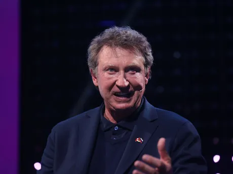 Wayne Gretzky počas prvej návštevy na Slovensku. 