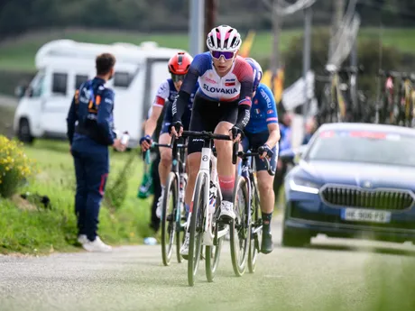 Sofia Ungerová počas pretekov žien U23 na ME v cyklistike 2025. 