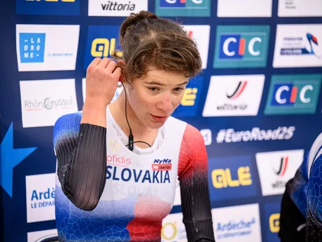 Nina Andacká po časovke junioriek na ME v cyklistike 2025.