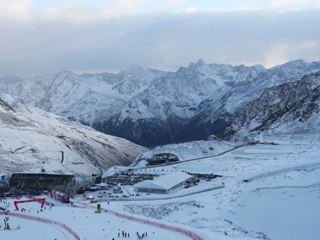 Cieľ počas obrovského slalomu žien v rakúskom Söldene. 