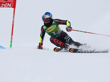 Lara Colturiová počas obrovského slalomu žien v rakúskom Söldene. 