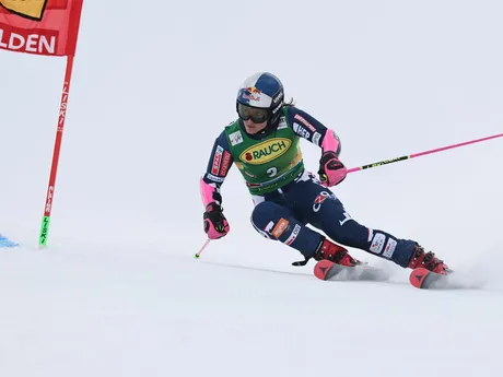 Zrinka Ljutičová počas obrovského slalomu žien v rakúskom Söldene. 