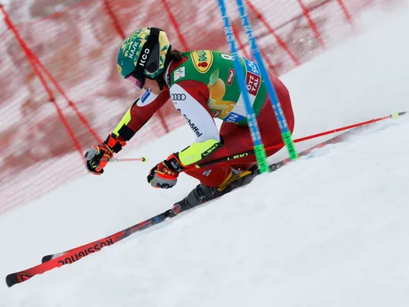 Julia Scheibová počas obrovského slalomu žien v rakúskom Söldene. 