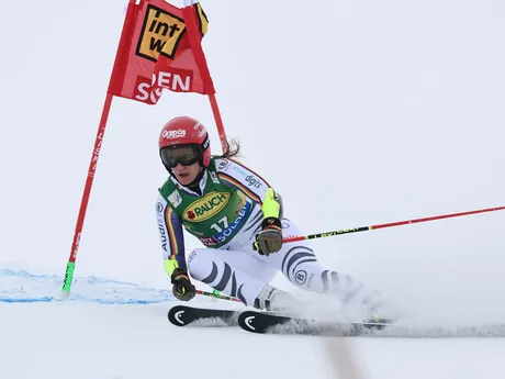 Lena Duerrová počas obrovského slalomu žien v rakúskom Söldene. 