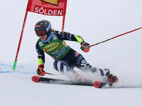 Mikaela Shiffrinová počas obrovského slalomu žien v rakúskom Söldene. 