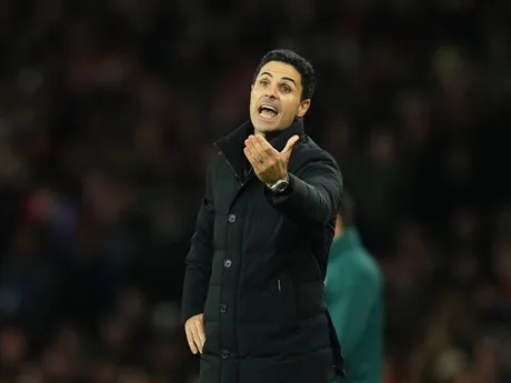 Mikel Arteta počas zápasu 3. kola Ligy majstrov Arsenal - Atlético Madrid. 