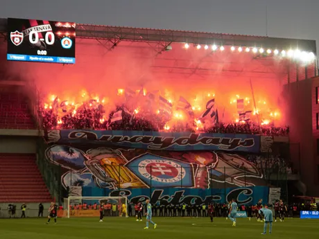 Choreo fanúšikov Slovana v zápase 11. kola Niké ligy Spartak Trnava - Slovan Bratislava