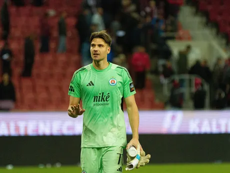 Brankár Dominik Takáč v zápase 11. kola Niké ligy Spartak Trnava - Slovan Bratislava