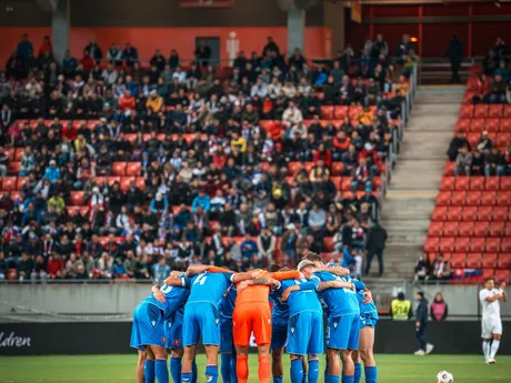 Slovenskí futbalisti počas zápasu Slovensko - Luxembursko v kvalifikácii na MS vo futbale 2026. 