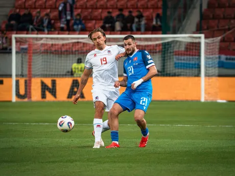 Matúš Bero počas zápasu Slovensko - Luxembursko v kvalifikácii na MS vo futbale 2026. 