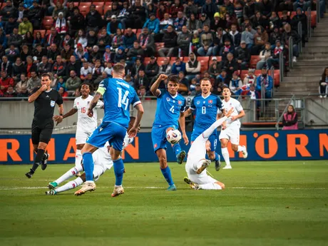 Adam Obert počas zápasu Slovensko - Luxembursko v kvalifikácii na MS vo futbale 2026. 