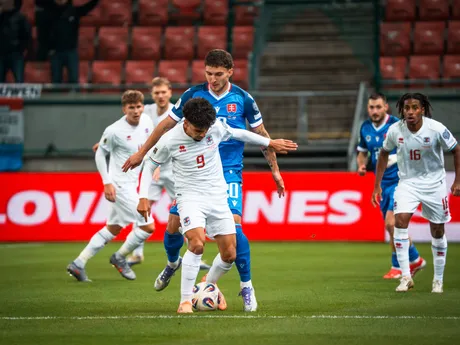 Dávid Ďuriš počas zápasu Slovensko - Luxembursko v kvalifikácii na MS vo futbale 2026. 