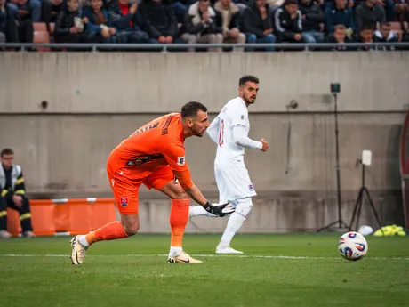 Martin Dúbravka počas zápasu Slovensko - Luxembursko v kvalifikácii na MS vo futbale 2026. 