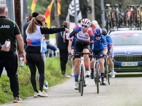 Sofia Ungerová počas pretekov žien U23 na ME v cyklistike 2025.