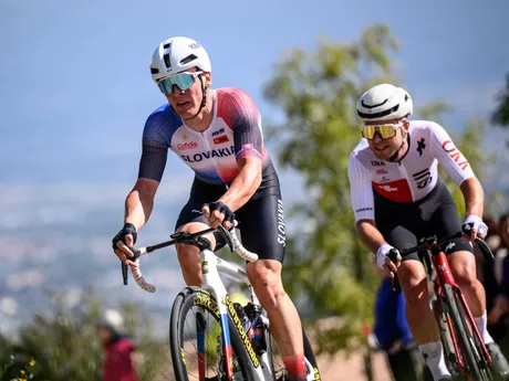 Slovenský cyklista Lukáš Kubiš počas pretekov elite na ME 2025.