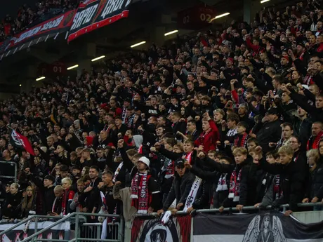 Fanúšikovia Trnavy v zápase 11. kola Niké ligy Spartak Trnava - Slovan Bratislava.