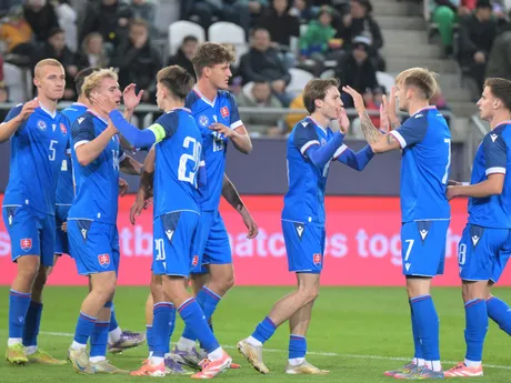 Gólová radosť hráčov Slovenska počas kvalifikačného zápasu ME 2027 hráčov do 21 rokov, D-skupina Slovensko - Moldavsko.