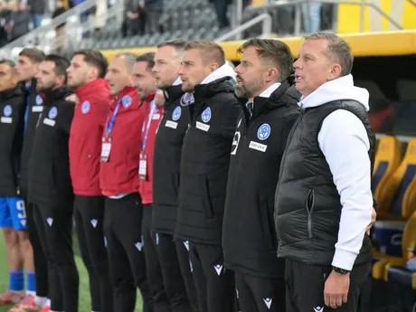 Vpravo tréner Slovenska Jaroslav Kentoš počas kvalifikačného zápasu ME 2027 hráčov do 21 rokov, D-skupina Slovensko - Moldavsko.