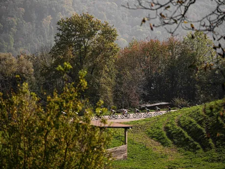 Momentka z pretekov Okolo Lombardska 2025