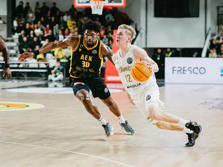 Momentka zo zápasu Patrioti Levice - AEK Atény v Lige majstrov. 