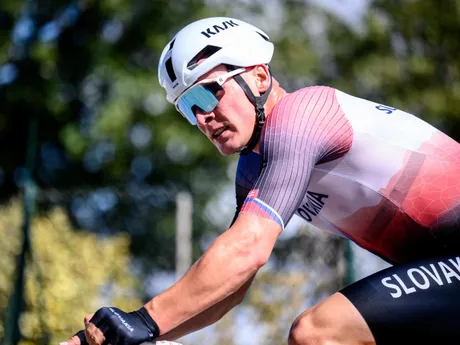 Slovenský cyklista Lukáš Kubiš počas pretekov elite na ME 2025.