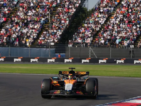 Oscar Piastri počas kvalifikácie na VC Mexika 2025 formuly 1.