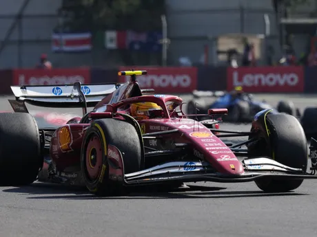 Lewis Hamilton počas Veľkej ceny Mexika 2025.