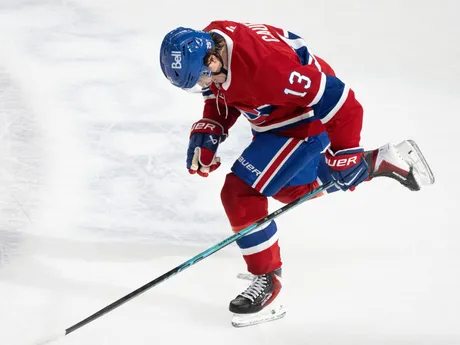 Cole Caufield (13) oslavuje víťazný gól v predĺžení v zápase NHL: Montreal Canadiens - Nashville Predators.