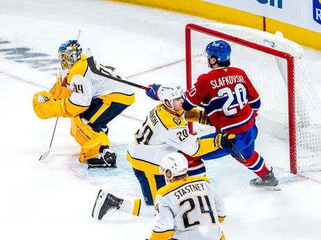 Juraj Slafkovský v zápase proti Nashvillu. 