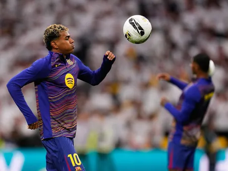 Lamine Yamal pred El Clásicom na Santiago Bernabeu v Madride.