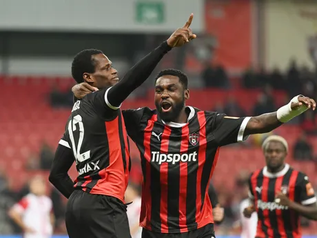 Na snímke hráči Trnavy Abdulrahman Taiwo (vľavo) a Patrick Nwadike sa tešia po strelení gólu počas zápasu 13. kola Niké ligy medzi FC Spartak Trnava a AS Trenčín.