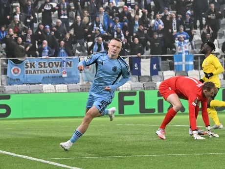 Na snímke futbalista ŠK Slovan Bratislava Nino Marcelli sa raduje z gólu počas zápasu 3. kola ligovej fázy Konferenčnej ligy KuPS Kuopio - ŠK Slovan Bratislava.