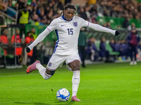 Brooke Norton-Cuffy (Anglicko) počas zápasu D-skupiny kvalifikácie na majstrovstvá Európy 2027 hráčov do 21 rokov Slovensko - Anglicko