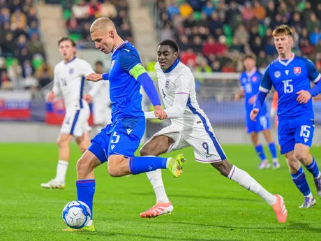 Zľava Jakub Jakubko (Slovensko), Divin Mubama (Anglicko) a Daniel Danihel (Slovensko) 